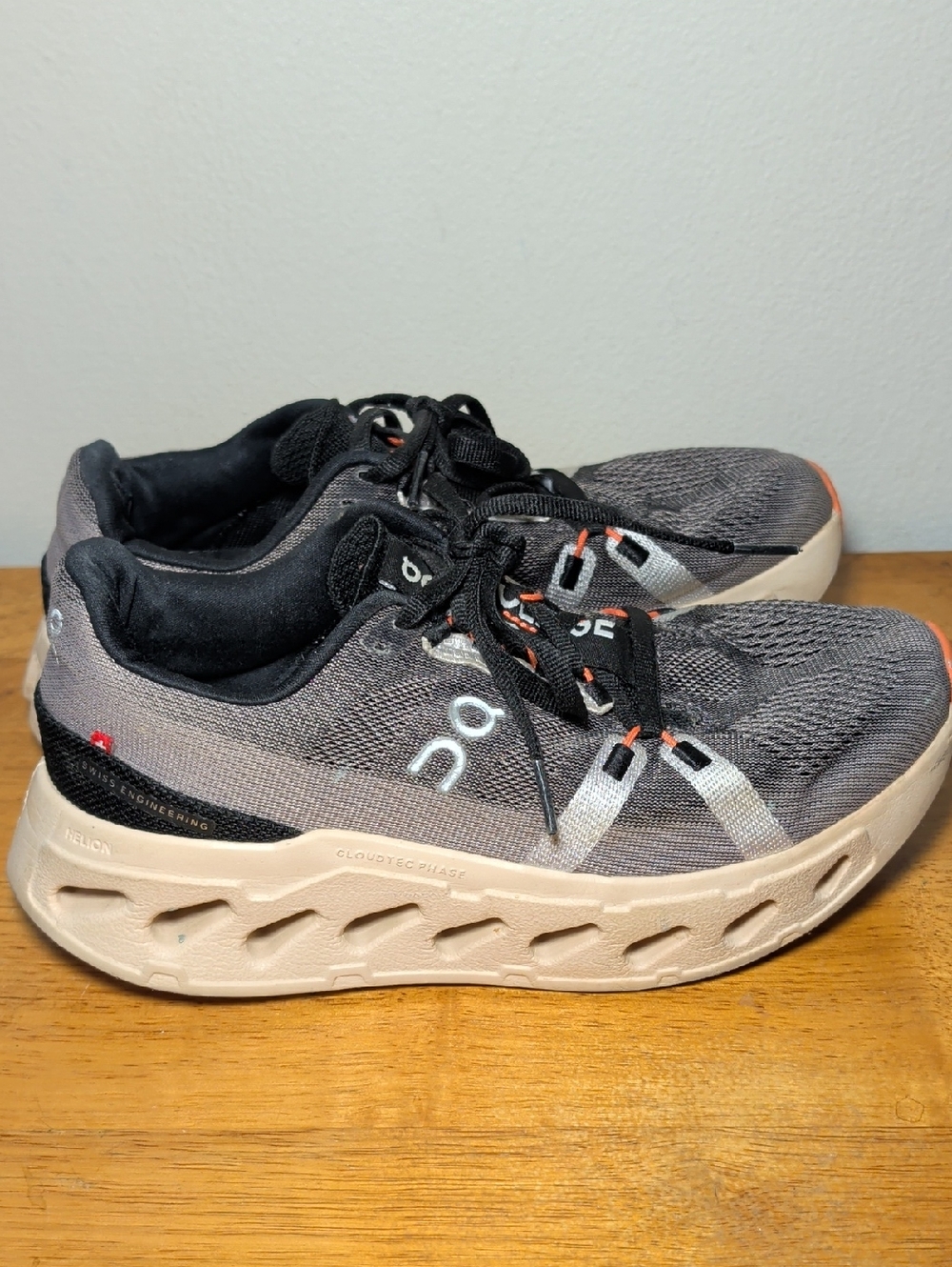 On Running Cloudeclipse Sneakers in the Fade/Sand Colorway Women's Size 8 - Picture 5 of 7